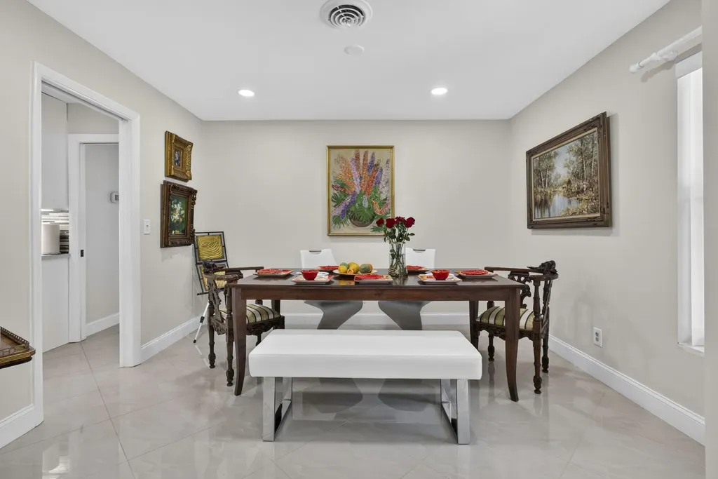 9860 Honeysuckle Avenue Palm Beach Gardens FL 33410