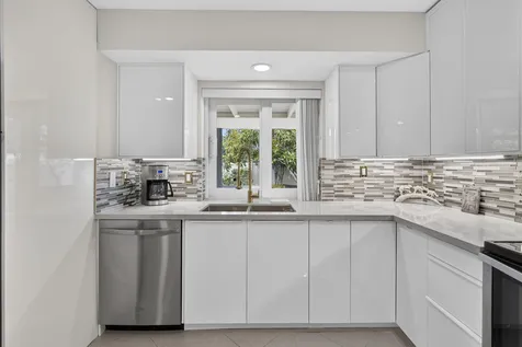 9860 Honeysuckle Avenue Palm Beach Gardens FL 33410