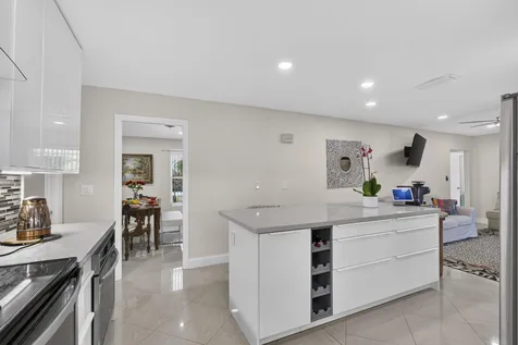 9860 Honeysuckle Avenue Palm Beach Gardens FL 33410