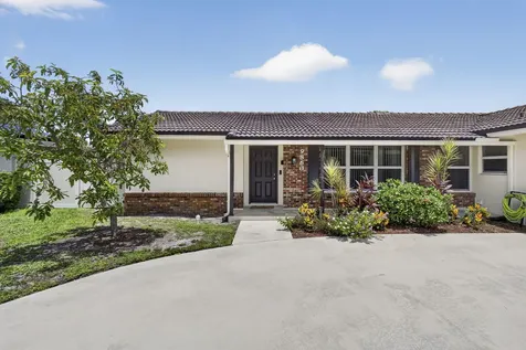 9860 Honeysuckle Avenue Palm Beach Gardens FL 33410