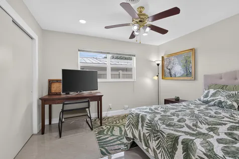9860 Honeysuckle Avenue Palm Beach Gardens FL 33410