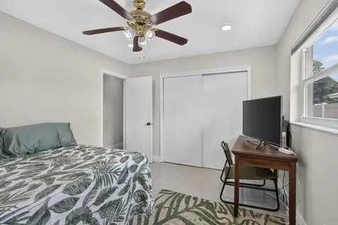 9860 Honeysuckle Avenue Palm Beach Gardens FL 33410