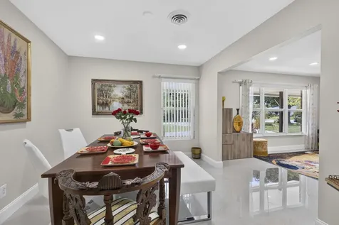 9860 Honeysuckle Avenue Palm Beach Gardens FL 33410