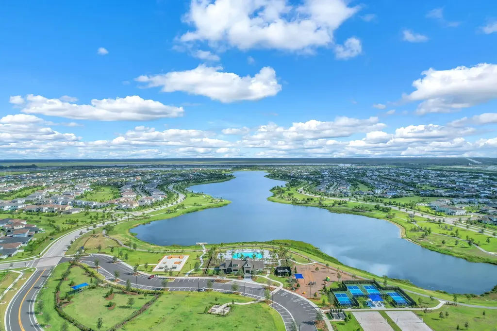 19270 Rolling Acres Road The Acreage FL 33470