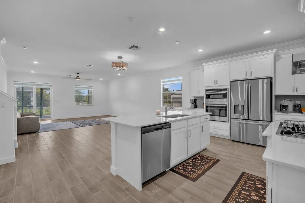 19270 Rolling Acres Road The Acreage FL 33470
