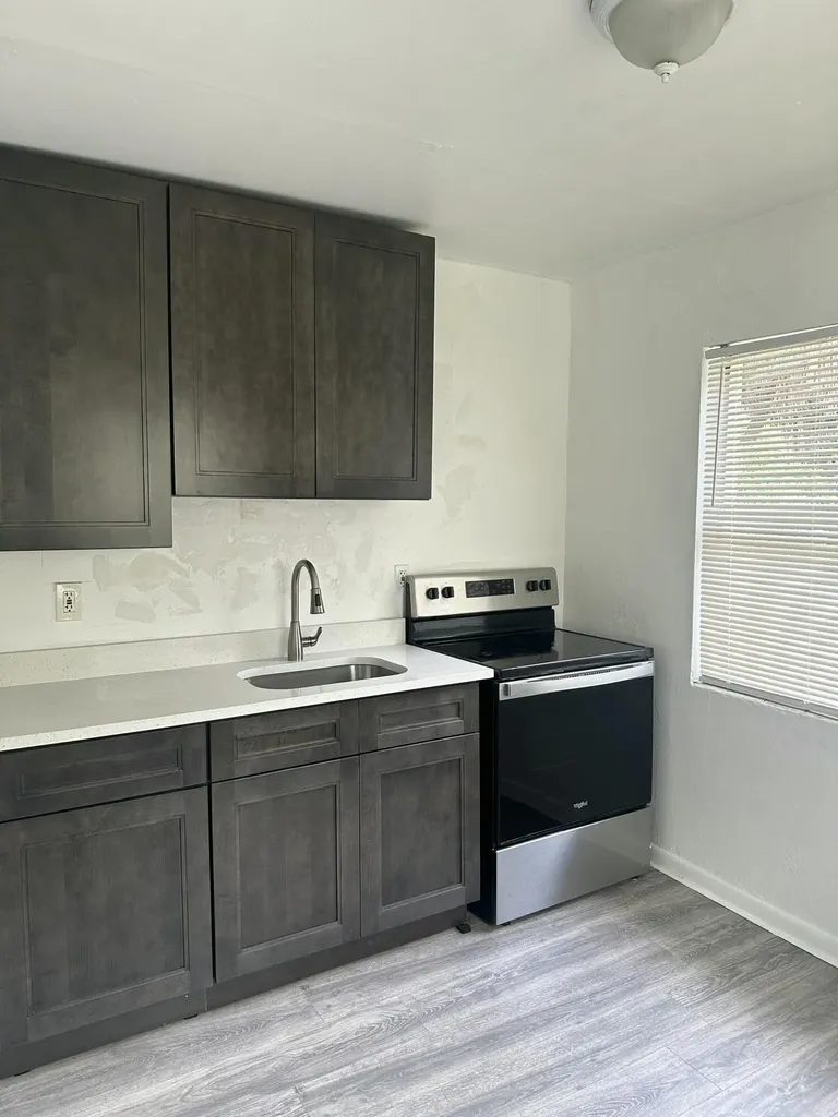 815 4th Street West Palm Beach FL 33401