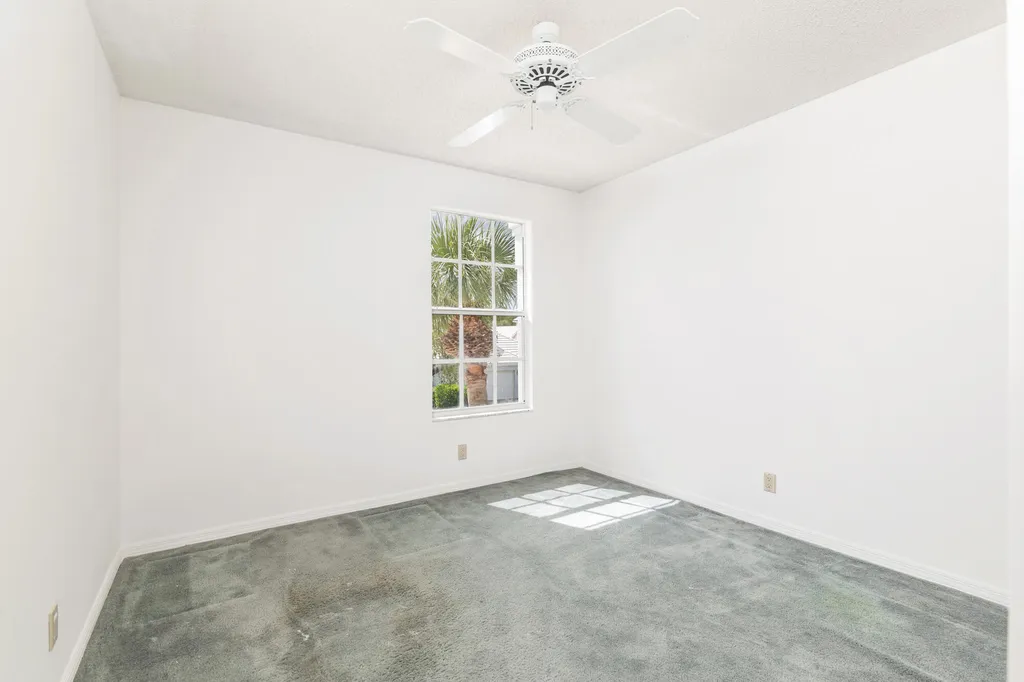 22 Selby Lane Palm Beach Gardens FL 33418