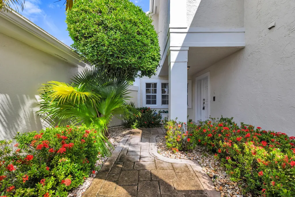 22 Selby Lane Palm Beach Gardens FL 33418