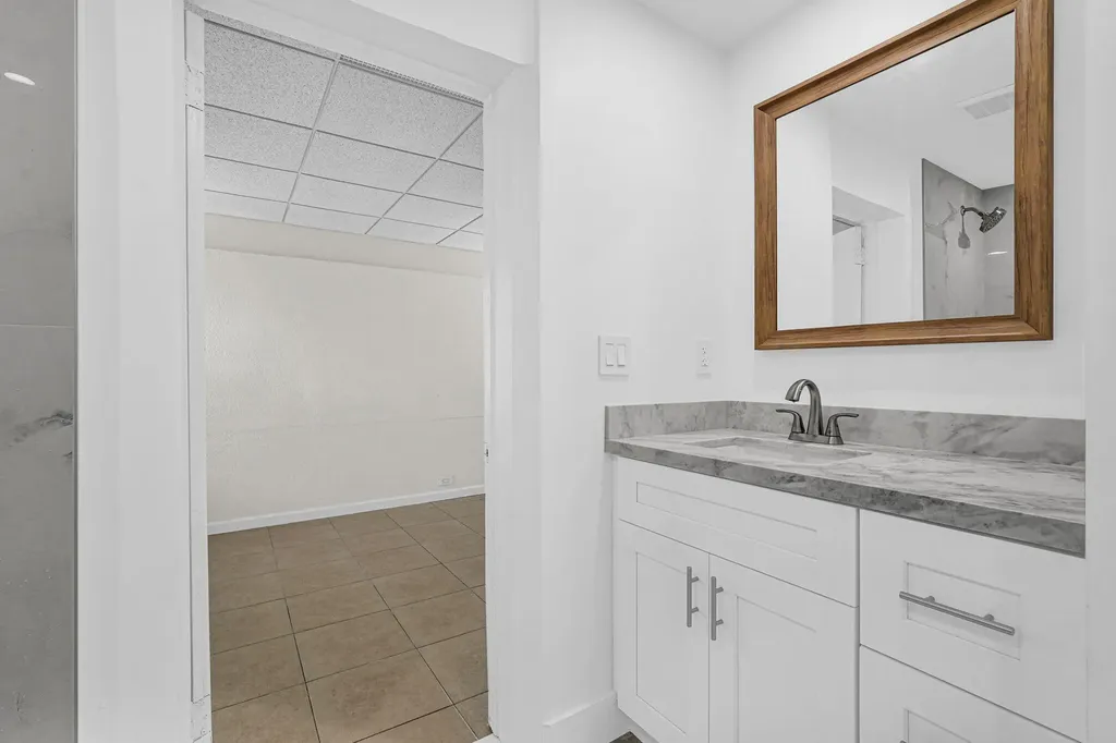 261 NE 45th Street Oakland Park FL 33334