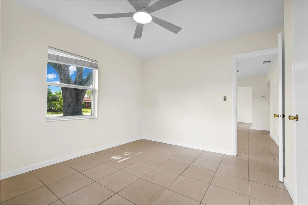 261 NE 45th Street Oakland Park FL 33334