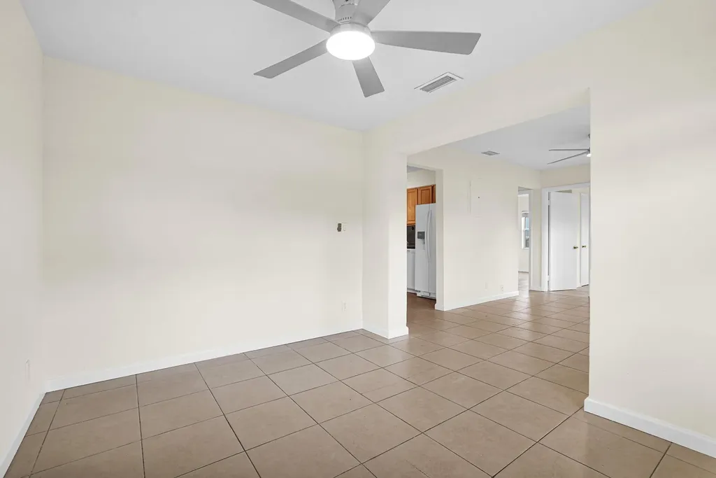 261 NE 45th Street Oakland Park FL 33334
