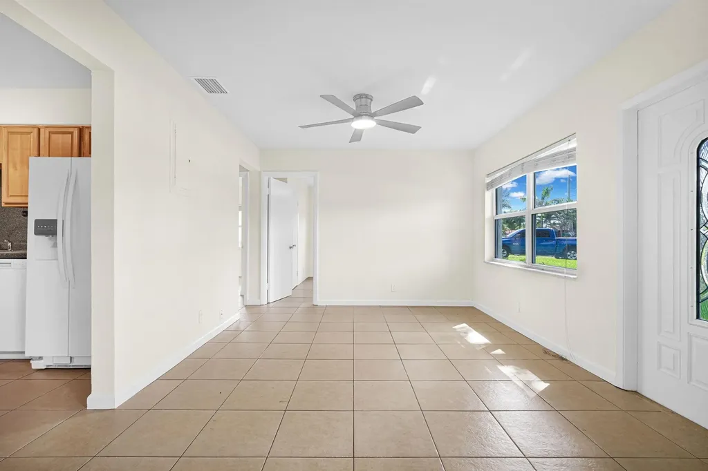 261 NE 45th Street Oakland Park FL 33334