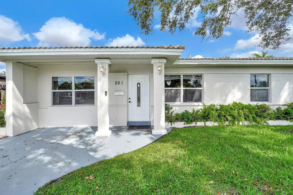 261 NE 45th Street Oakland Park FL 33334