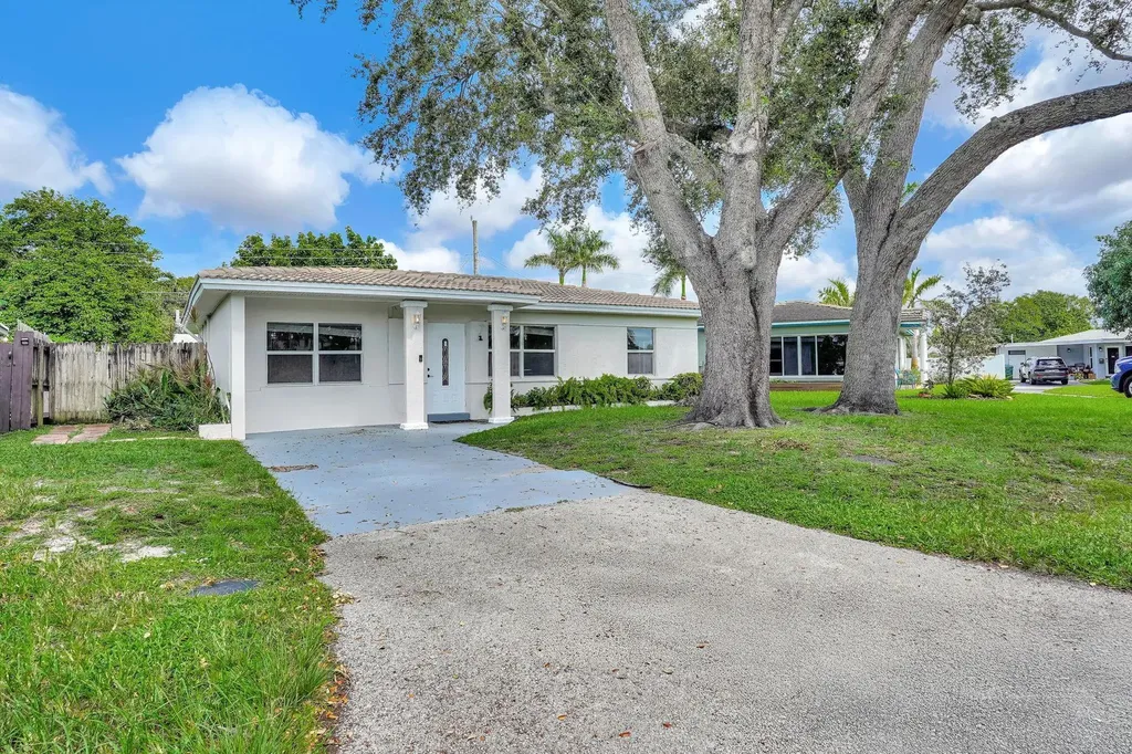 261 NE 45th Street Oakland Park FL 33334