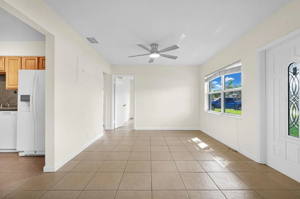 261 NE 45th Street Oakland Park FL 33334