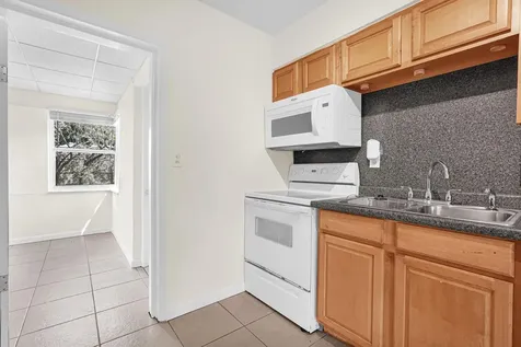 261 NE 45th Street Oakland Park FL 33334
