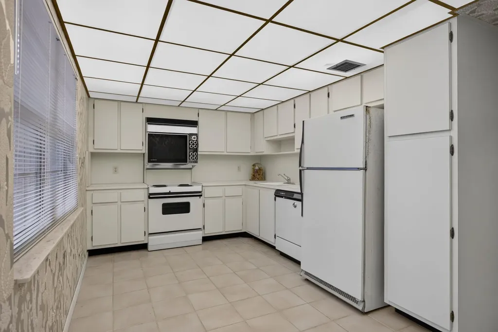 806 Cypress Grove Lane Pompano Beach FL 33069