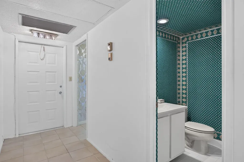 806 Cypress Grove Lane Pompano Beach FL 33069