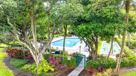 806 Cypress Grove Lane Pompano Beach FL 33069