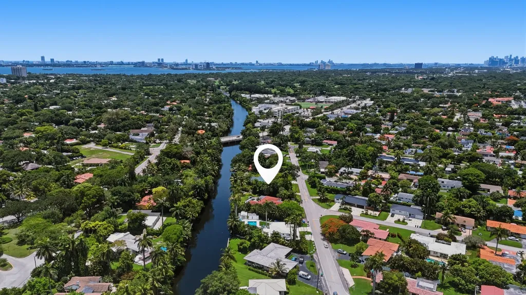 Miami FL, 11401 W Biscayne Canal Road