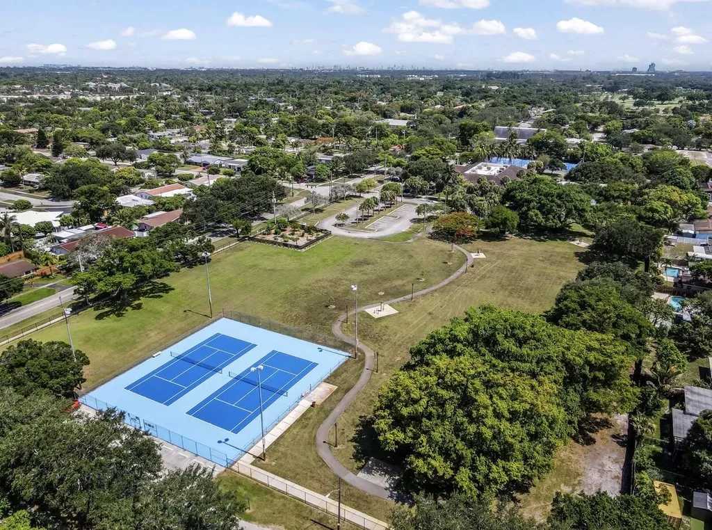 542 NW 47th Avenue Plantation FL 33317