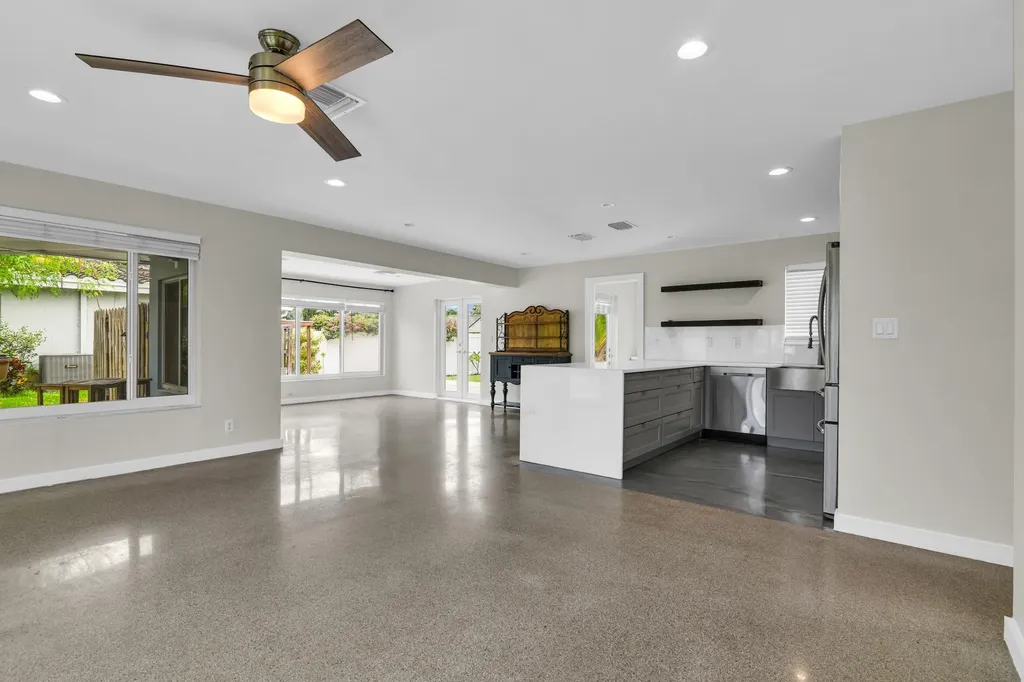 909 SE 16 Place Deerfield Beach FL 33441