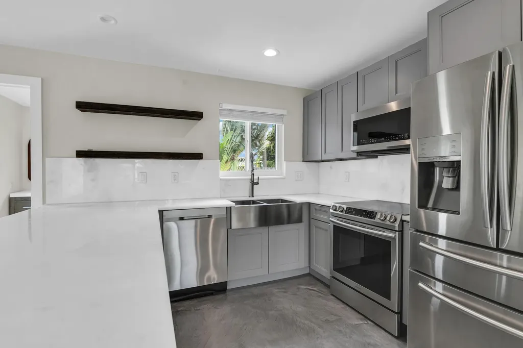 909 SE 16 Place Deerfield Beach FL 33441