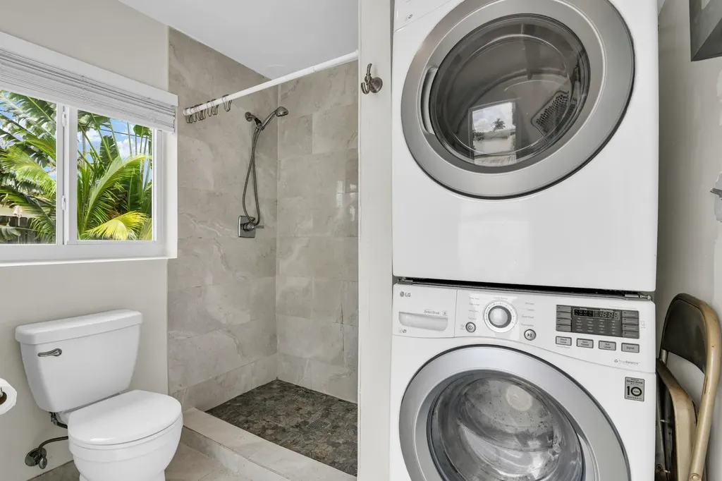 909 SE 16 Place Deerfield Beach FL 33441