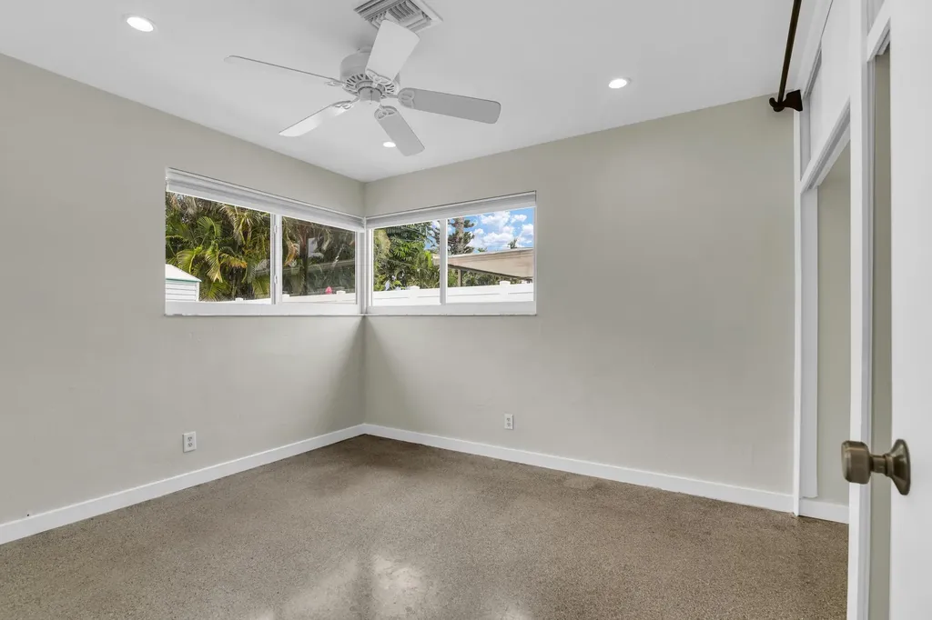 909 SE 16 Place Deerfield Beach FL 33441