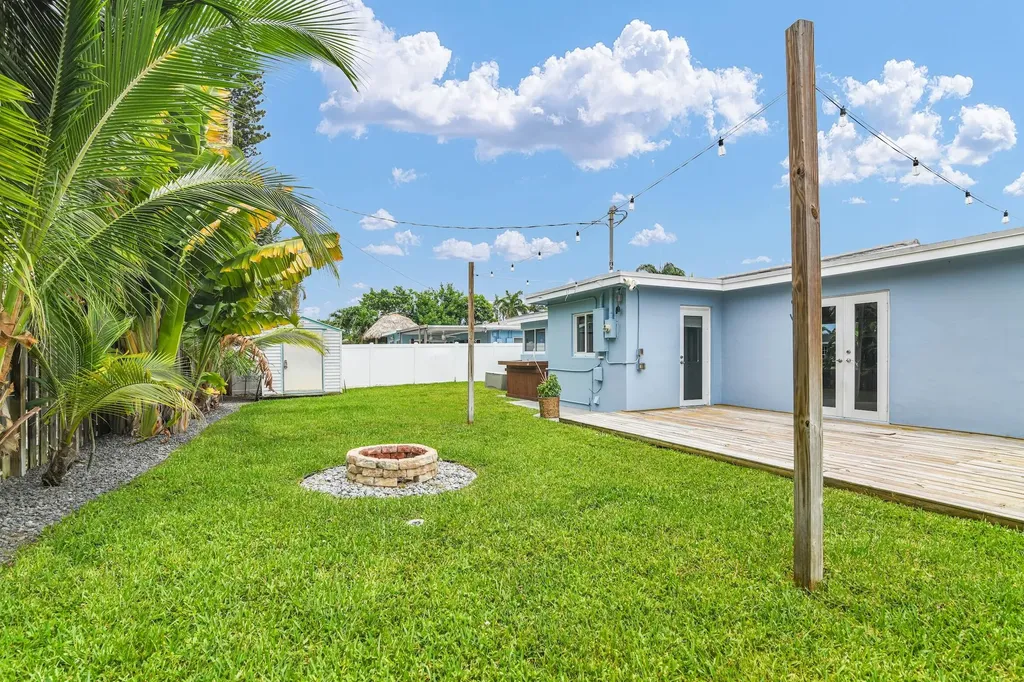 909 SE 16 Place Deerfield Beach FL 33441