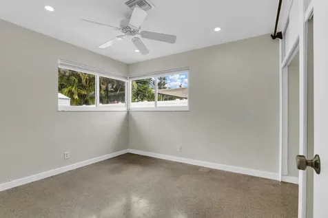 909 SE 16 Place Deerfield Beach FL 33441