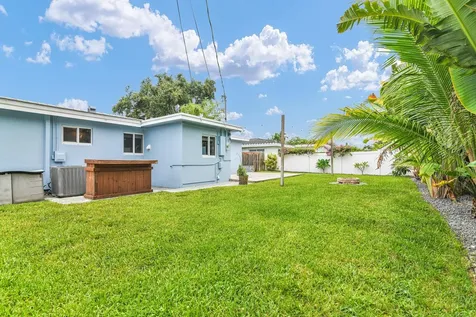 909 SE 16 Place Deerfield Beach FL 33441