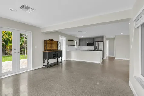 909 SE 16 Place Deerfield Beach FL 33441