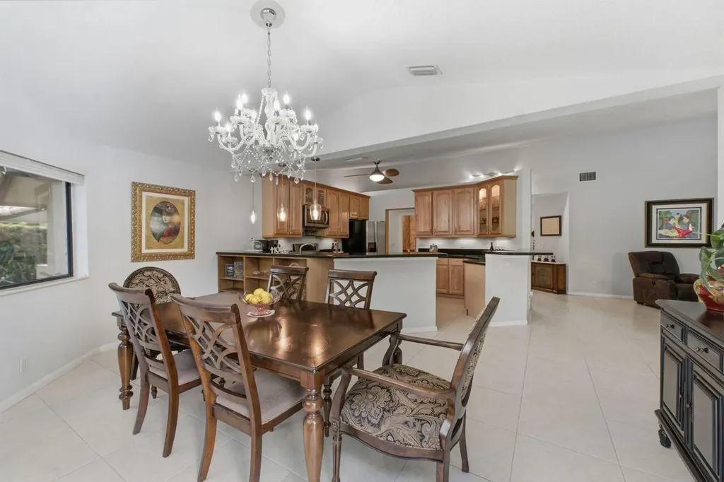 2719 Oak Tree Lane Oakland Park FL 33309
