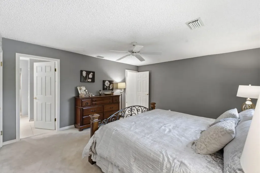 2719 Oak Tree Lane Oakland Park FL 33309
