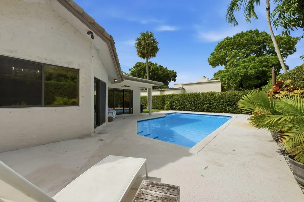 2719 Oak Tree Lane Oakland Park FL 33309