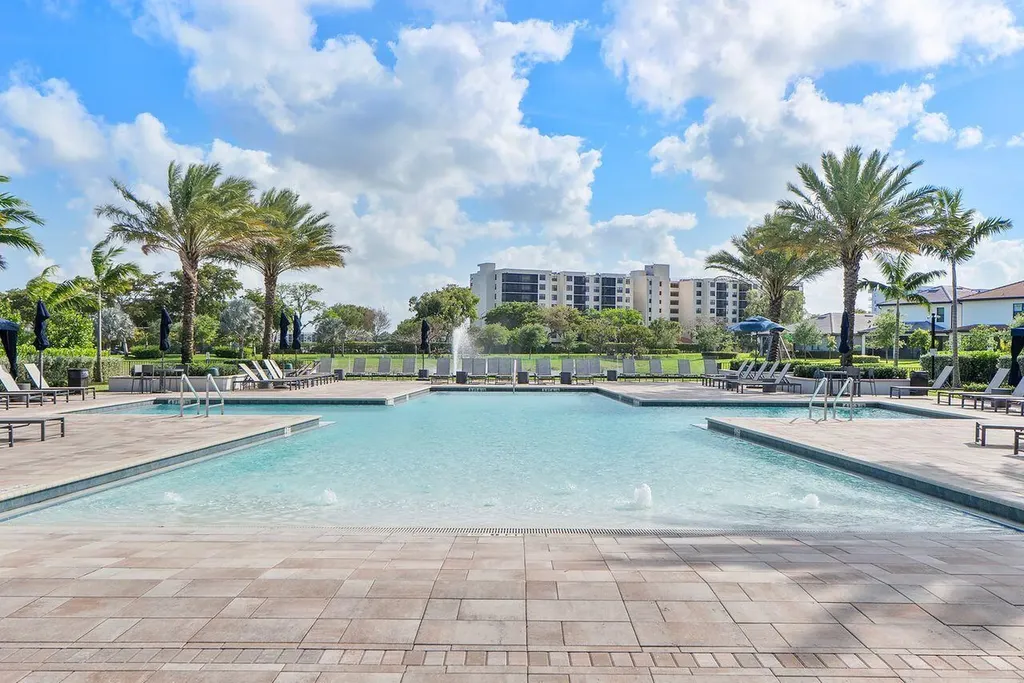2719 Oak Tree Lane Oakland Park FL 33309