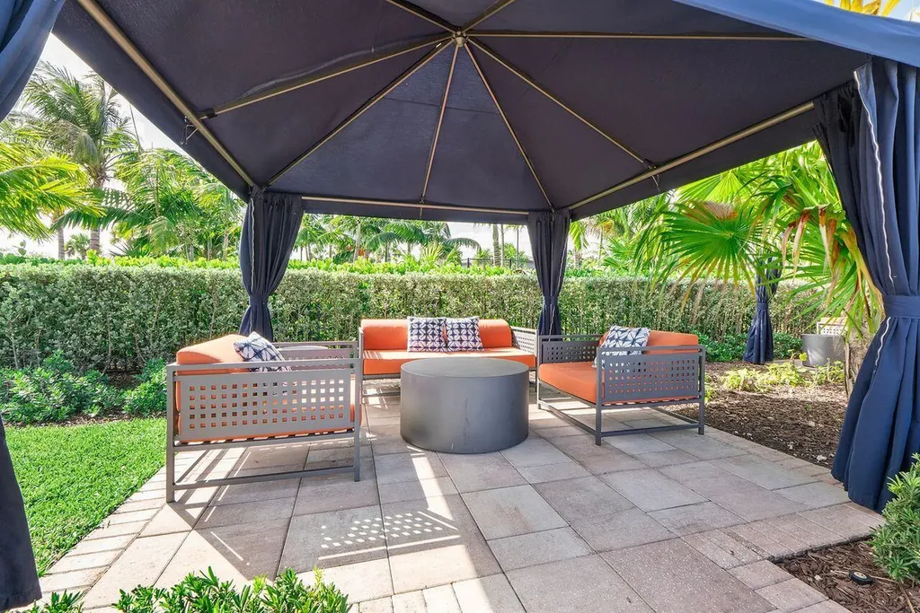 2719 Oak Tree Lane Oakland Park FL 33309