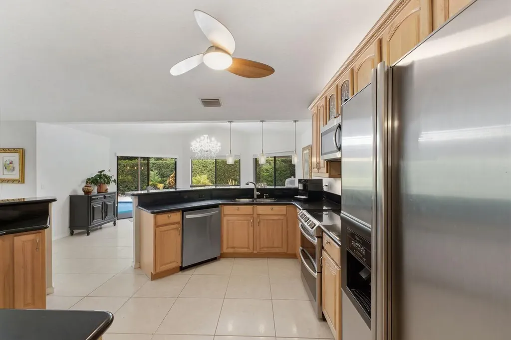 2719 Oak Tree Lane Oakland Park FL 33309