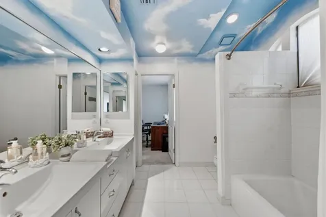 2719 Oak Tree Lane Oakland Park FL 33309