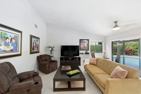 2719 Oak Tree Lane Oakland Park FL 33309