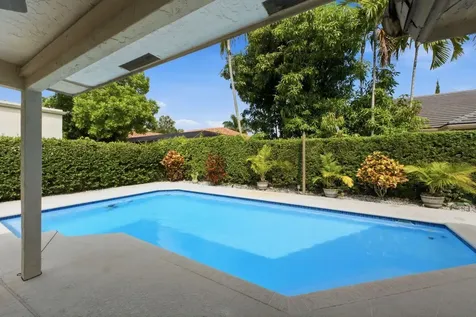2719 Oak Tree Lane Oakland Park FL 33309