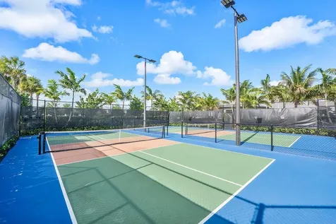 2719 Oak Tree Lane Oakland Park FL 33309