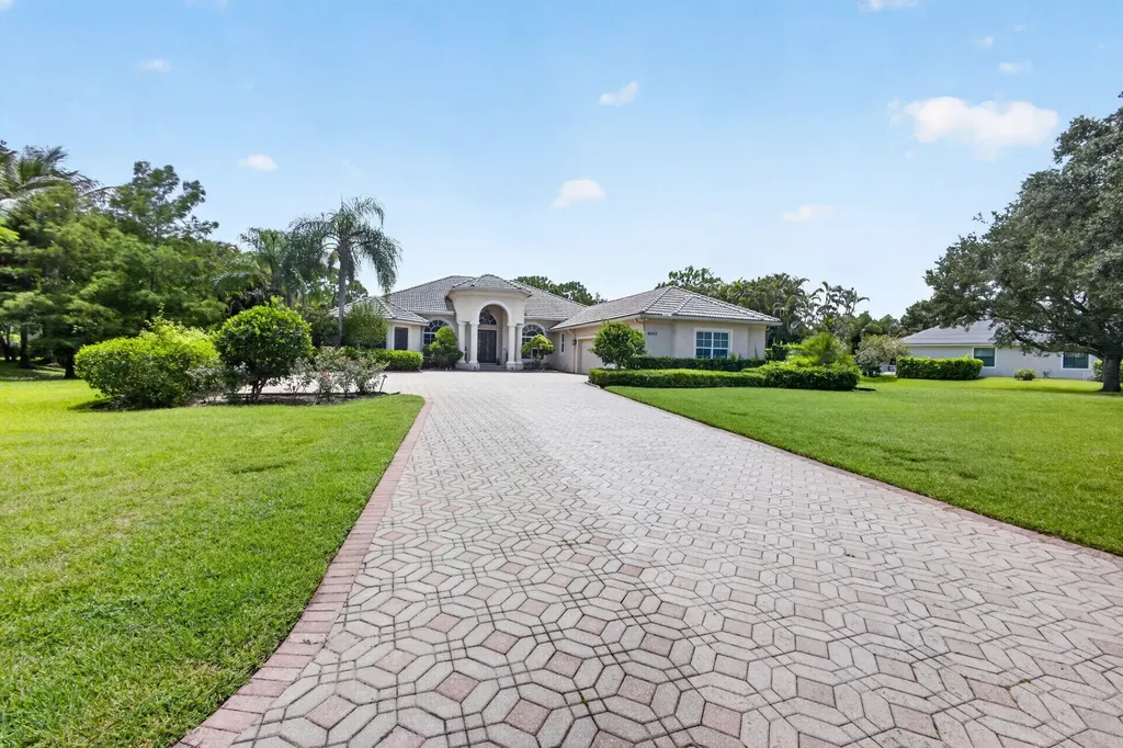 8055 Woodsmuir Drive West Palm Beach FL 33412
