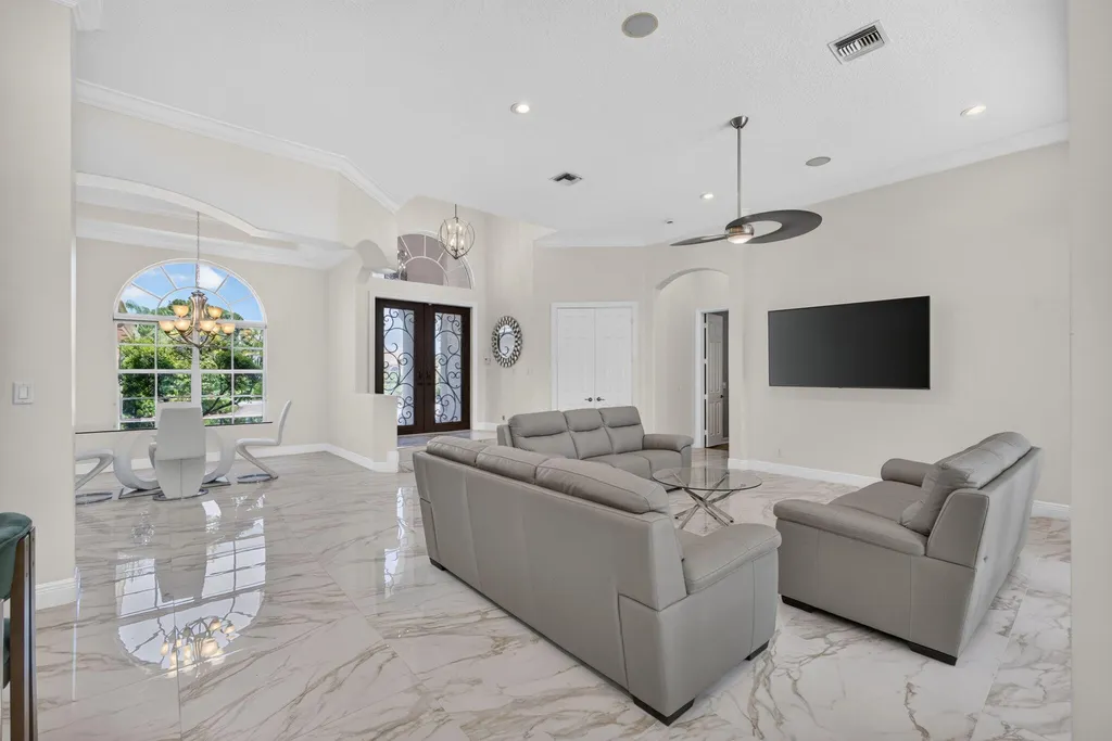 8055 Woodsmuir Drive West Palm Beach FL 33412