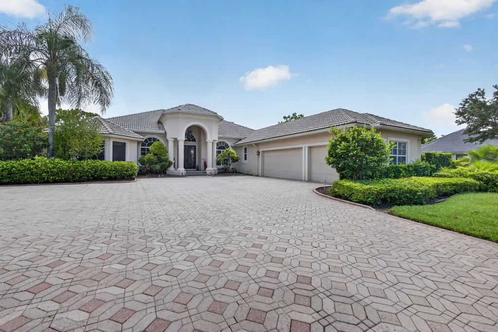 8055 Woodsmuir Drive West Palm Beach FL 33412