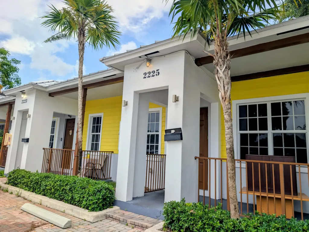 2221 NW 64th Avenue Sunrise FL 33313
