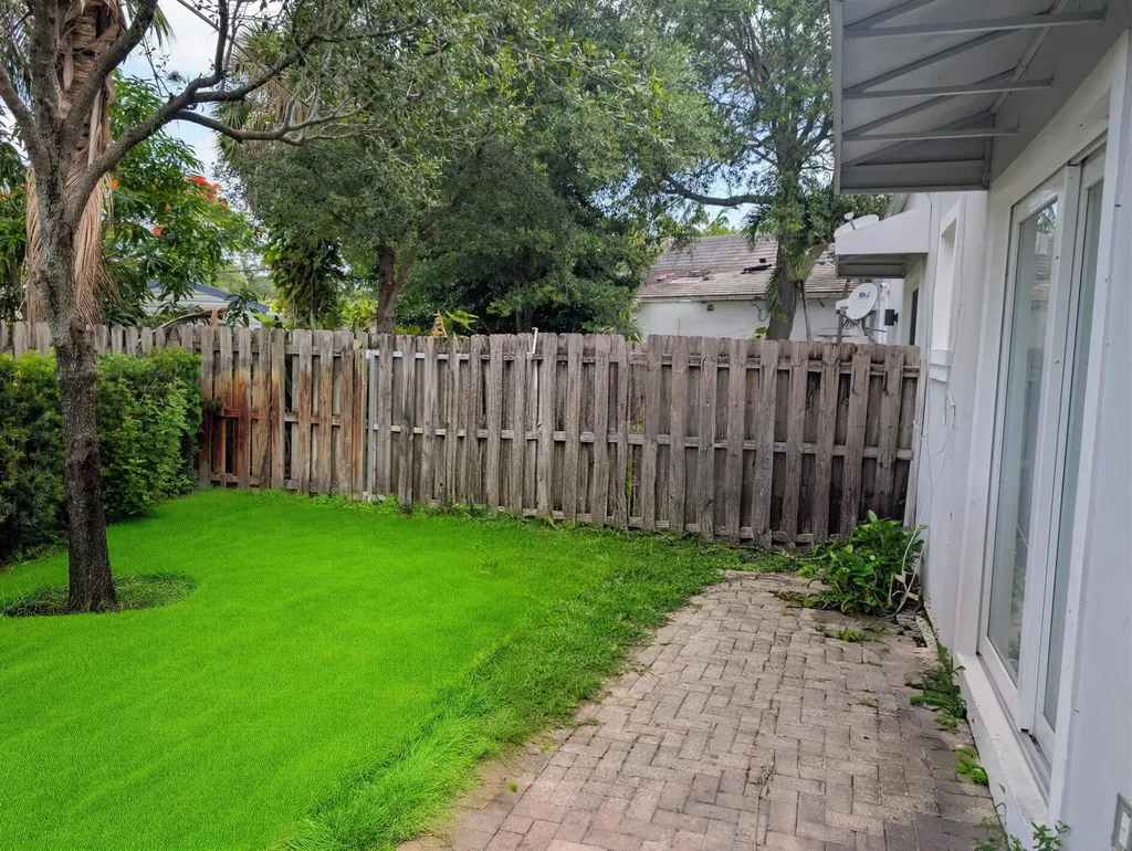 2221 NW 64th Avenue Sunrise FL 33313