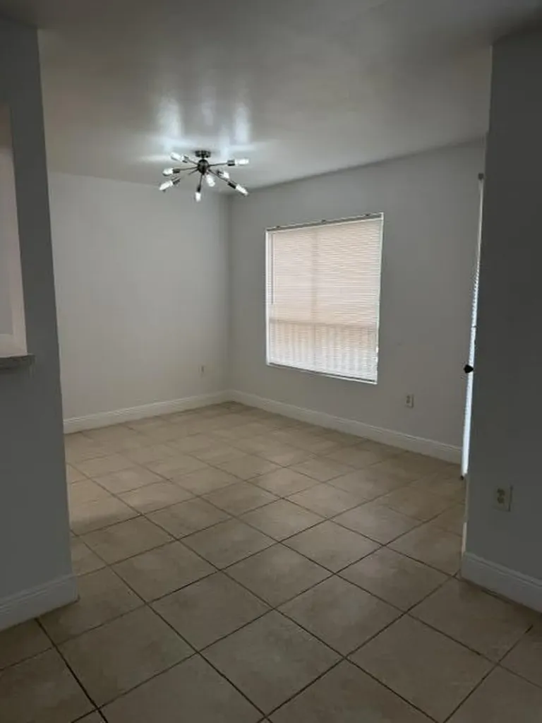 2647 NW 33rd Street Oakland Park FL 33309