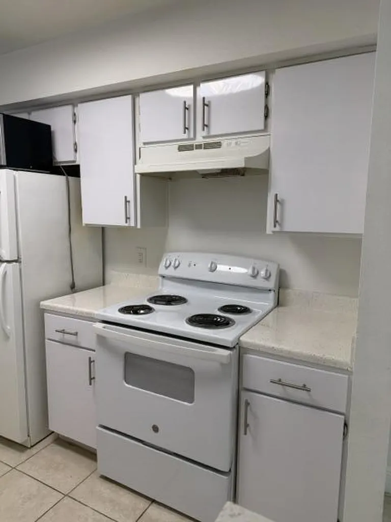 2647 NW 33rd Street Oakland Park FL 33309